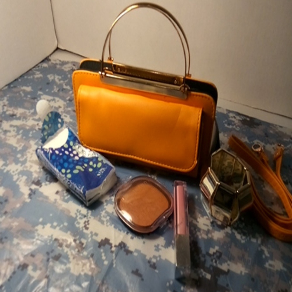 Purse🌻🌻🌻🌻🌻🌻🌻🌻 - Picture 7 of 8